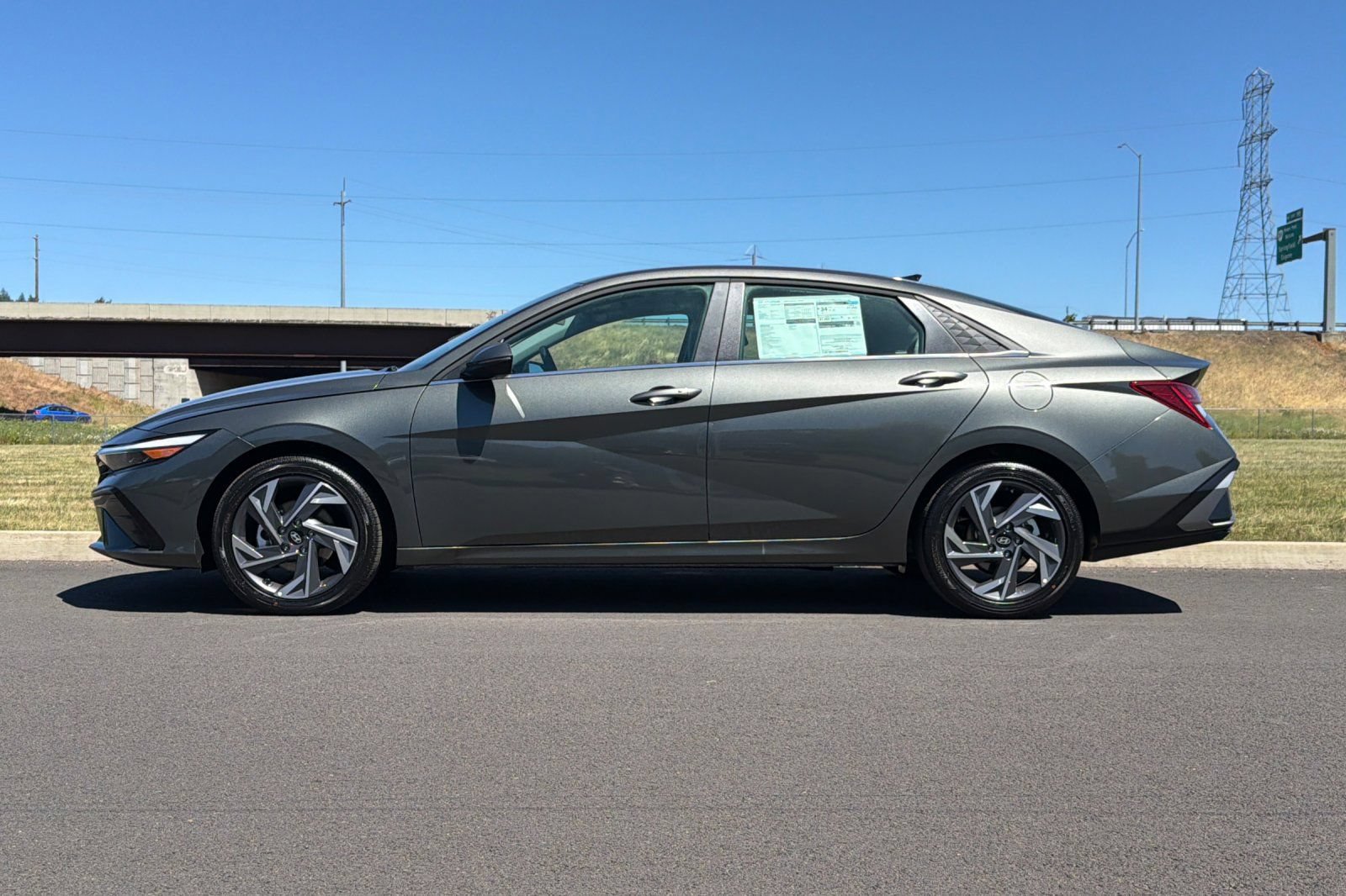 New 2026 Hyundai Elantra Limited FWD image 6