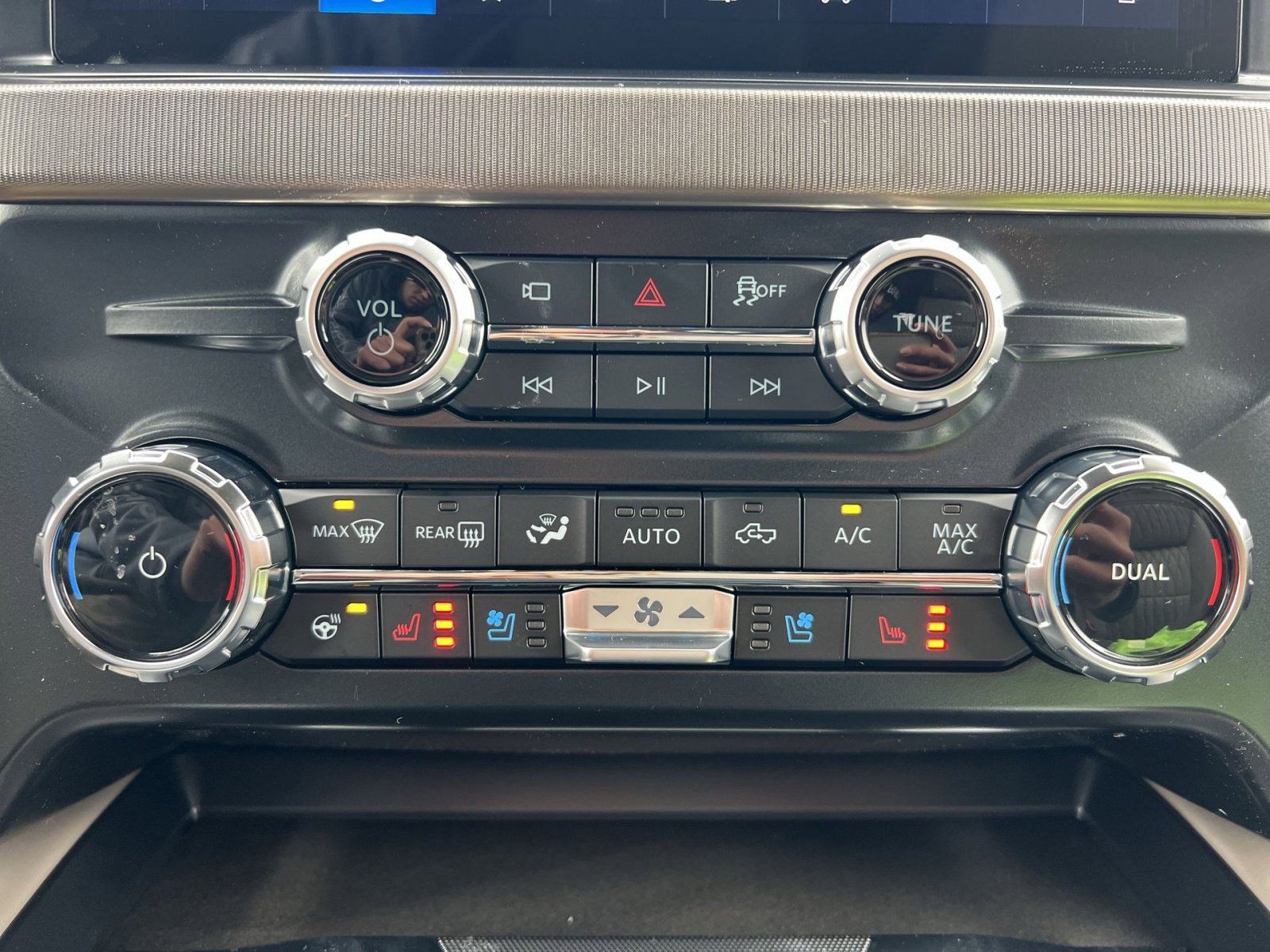 New 2026 Ford F450 Platinum w/ Platinum Plus Package image 21