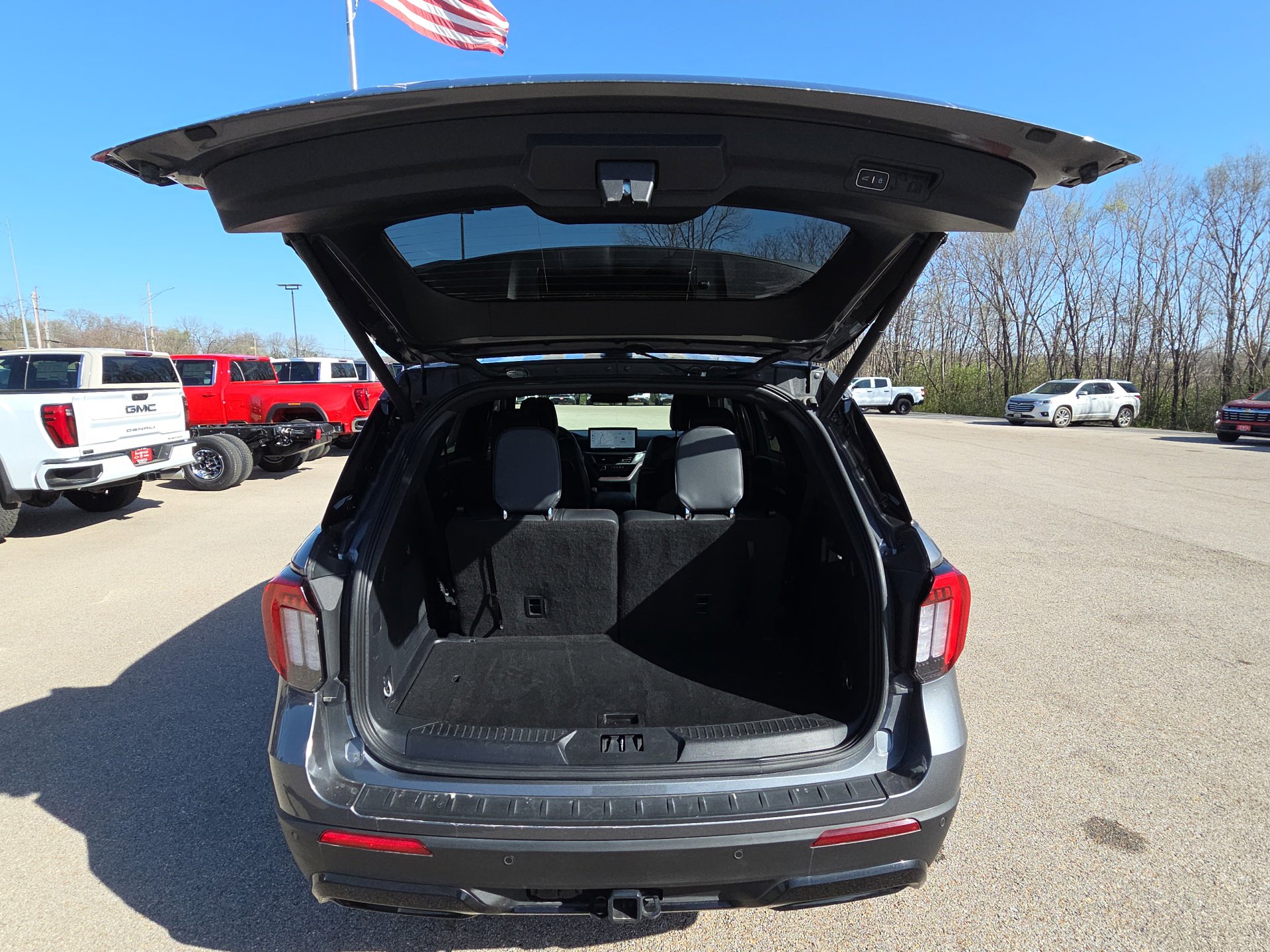 Used 2025 Ford Explorer ST-Line image 32