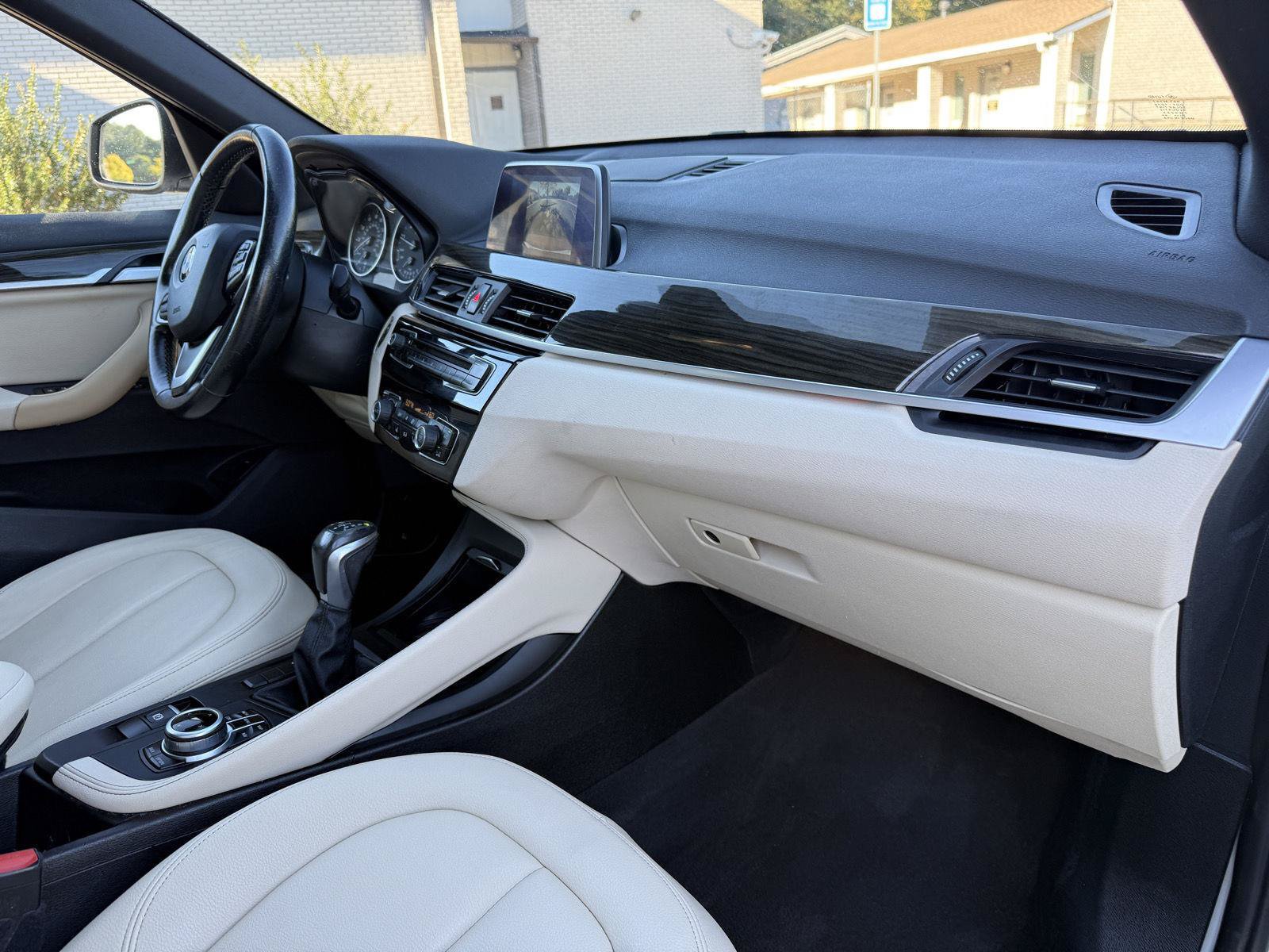 Used 2018 BMW X1 sDrive28i FWD image 23