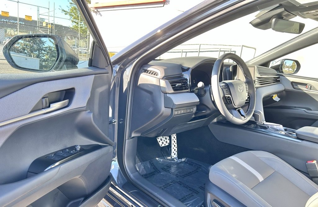 New 2026 Toyota Camry SE image 9