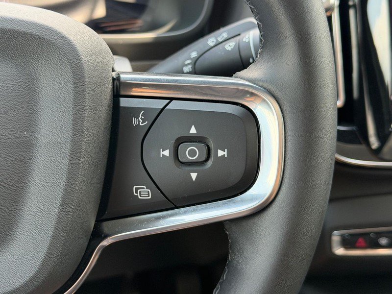 Certified 2023 Volvo C40 Recharge Core w/ Protection Package Premier AWD/4WD image 18
