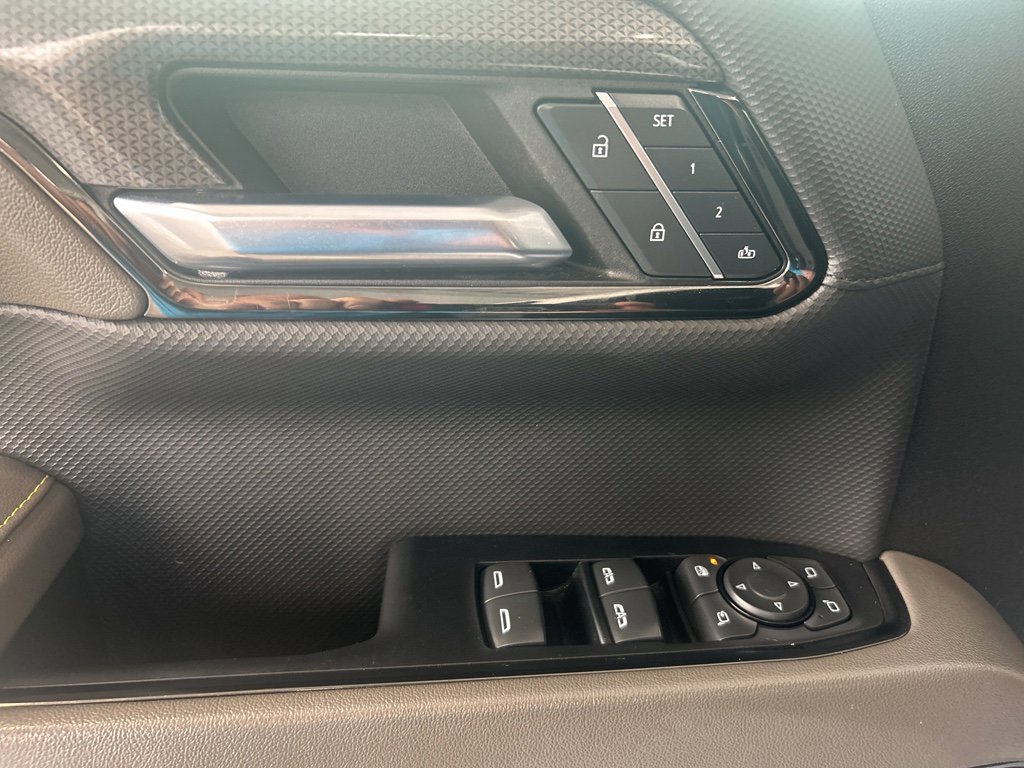 Used 2023 Chevrolet Silverado 1500 ZR2 w/ Technology Package image 31