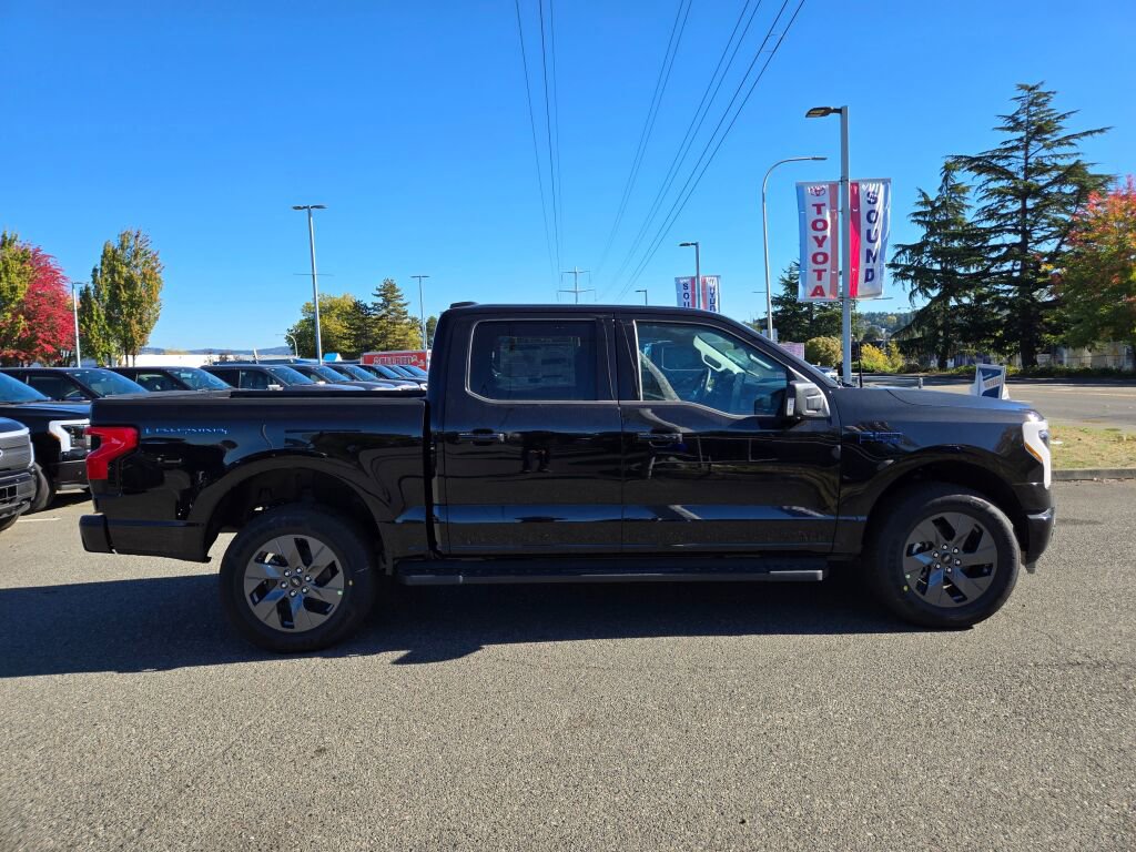 New 2025 Ford F150 Lightning Flash AWD/4WD image 4