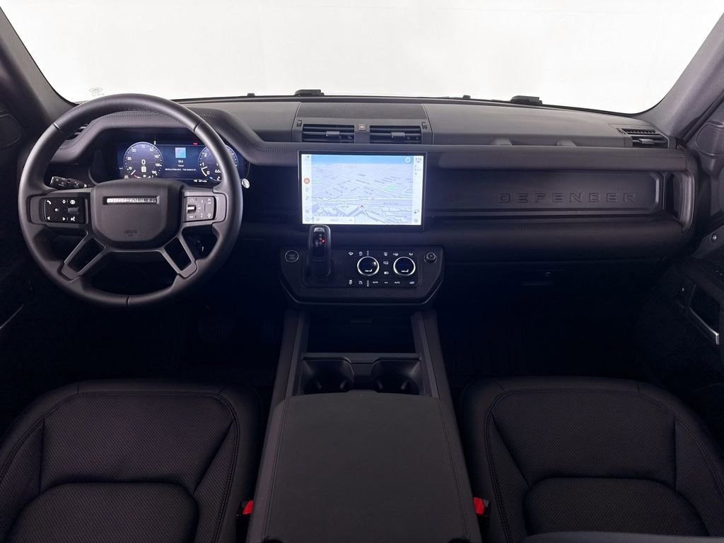 Used 2025 Land Rover Defender 110 X-Dynamic SE image 9