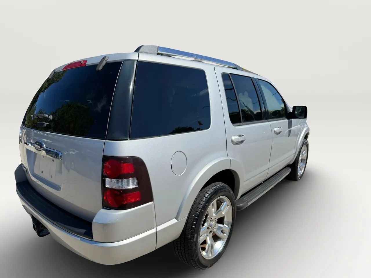 Used 2009 Ford Explorer Limited RWD image 3