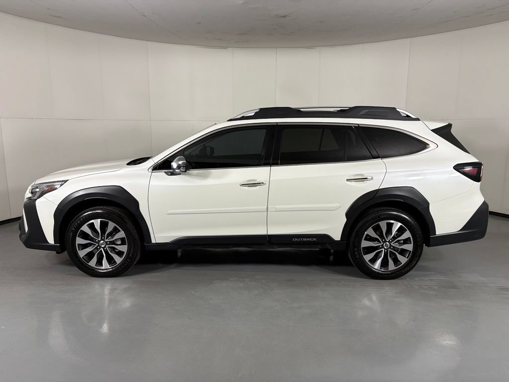 Used 2023 Subaru Outback Touring AWD/4WD image 5