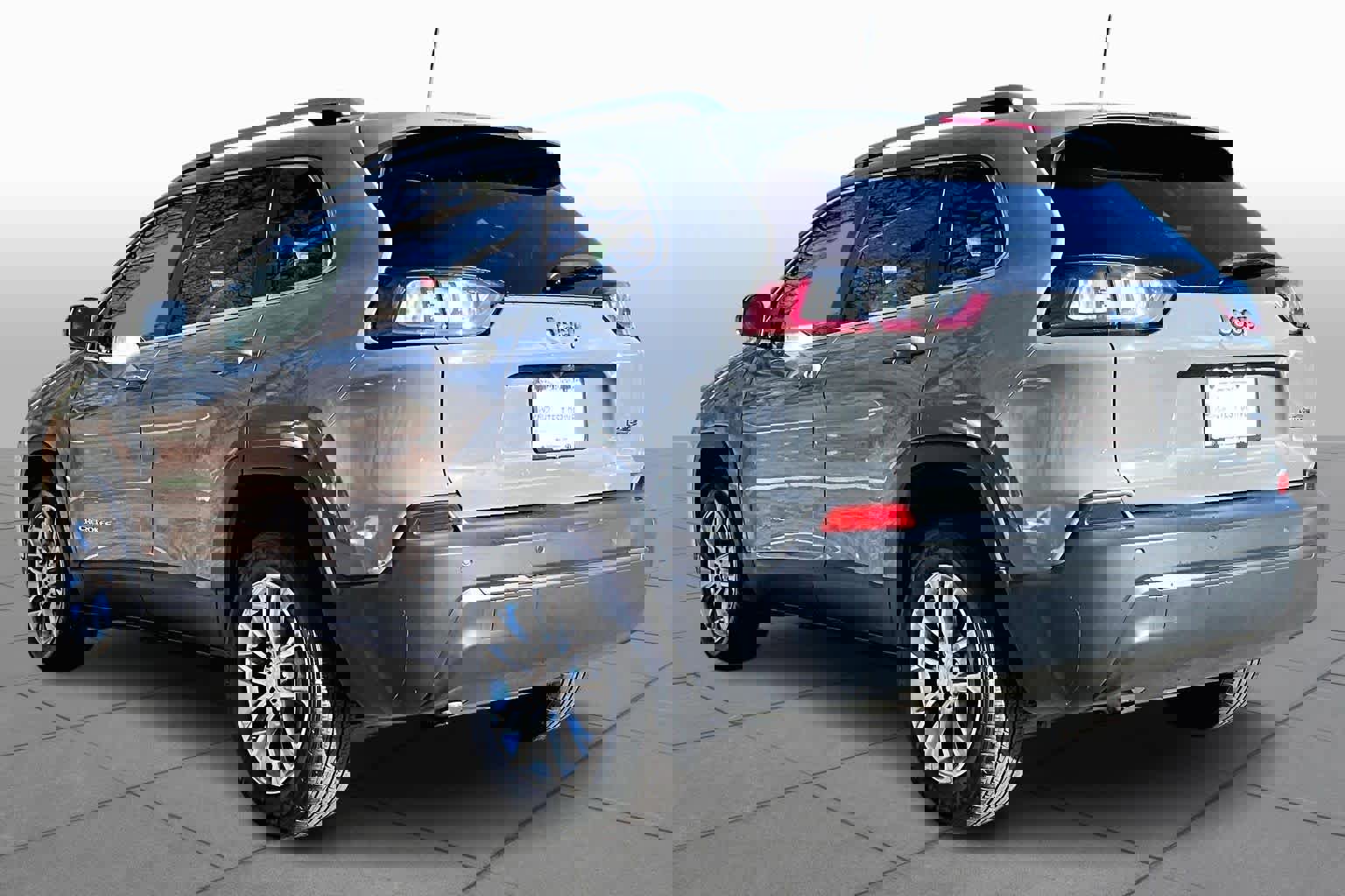 Used 2021 Jeep Cherokee Latitude Plus image 11