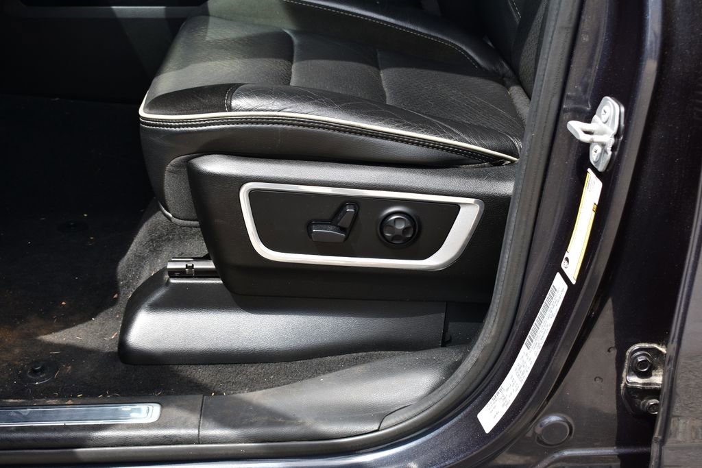 Used 2019 RAM 1500 Laramie AWD/4WD image 22