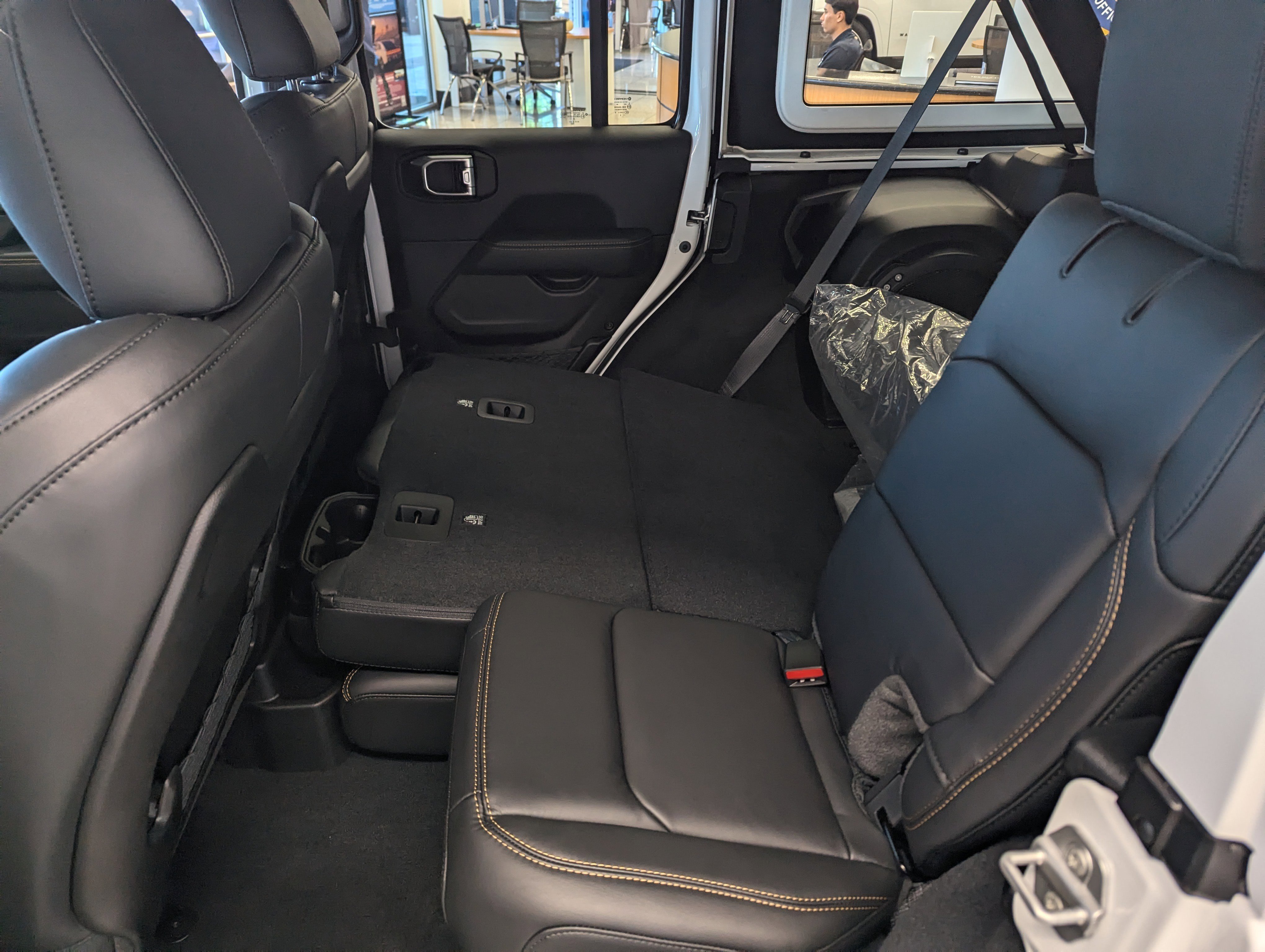 New 2025 Jeep Wrangler Unlimited Rubicon 392 image 9