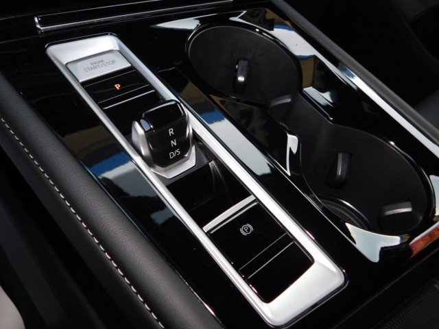 Used 2025 Volkswagen Atlas Cross Sport SE image 23