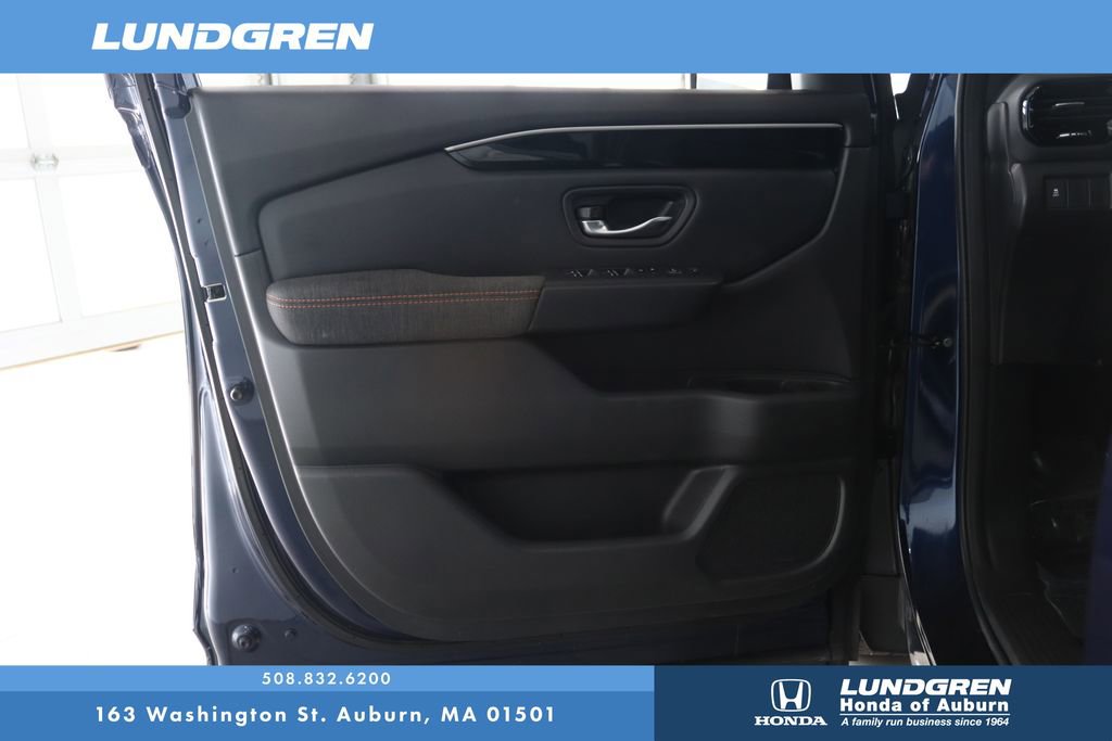 Used 2023 Honda Pilot Sport image 9