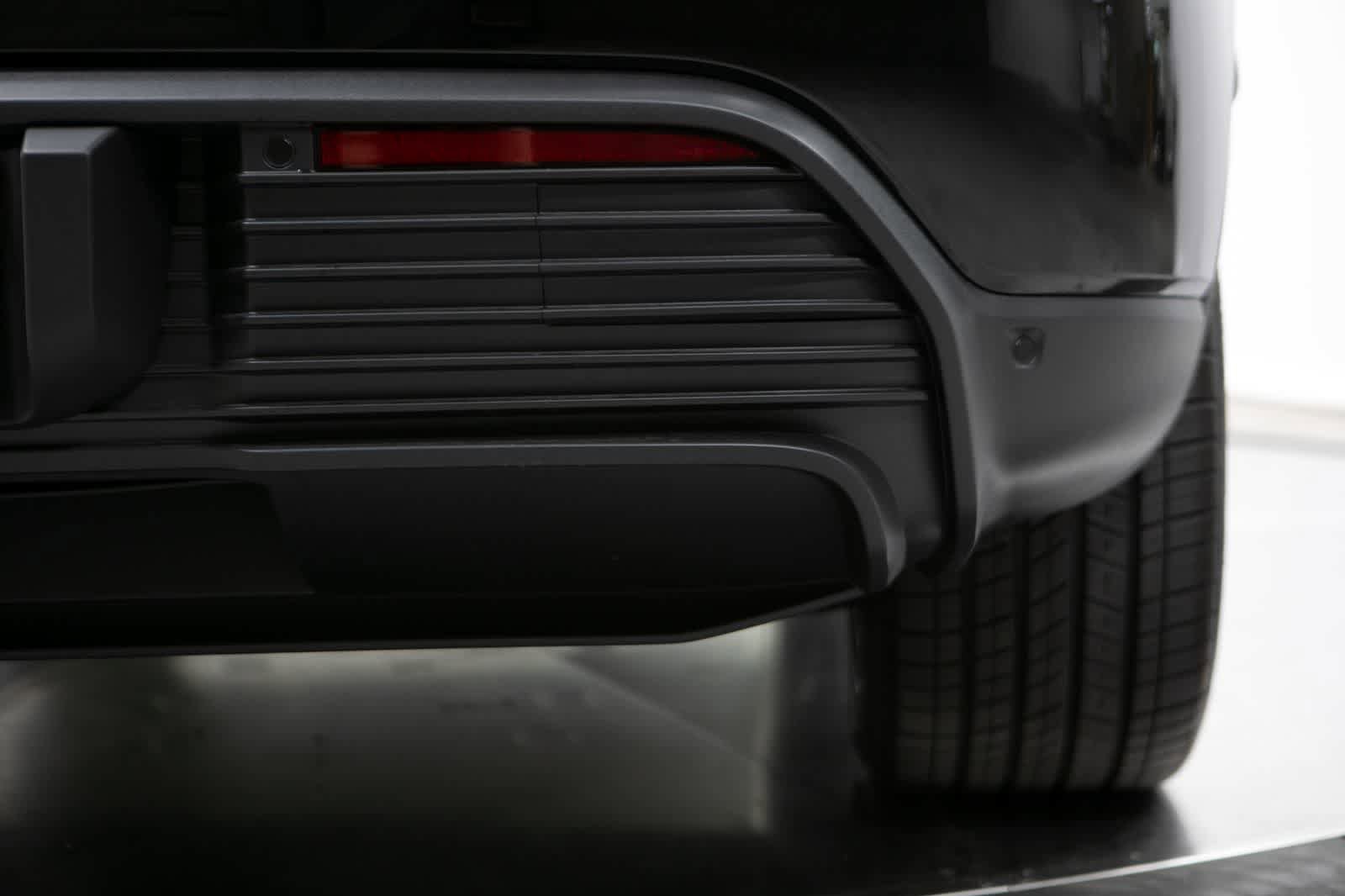 New 2026 Porsche Macan Electric RWD image 20