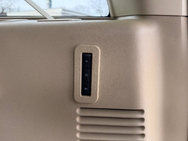 Used 2017 Lincoln Navigator L Reserve AWD/4WD image 38