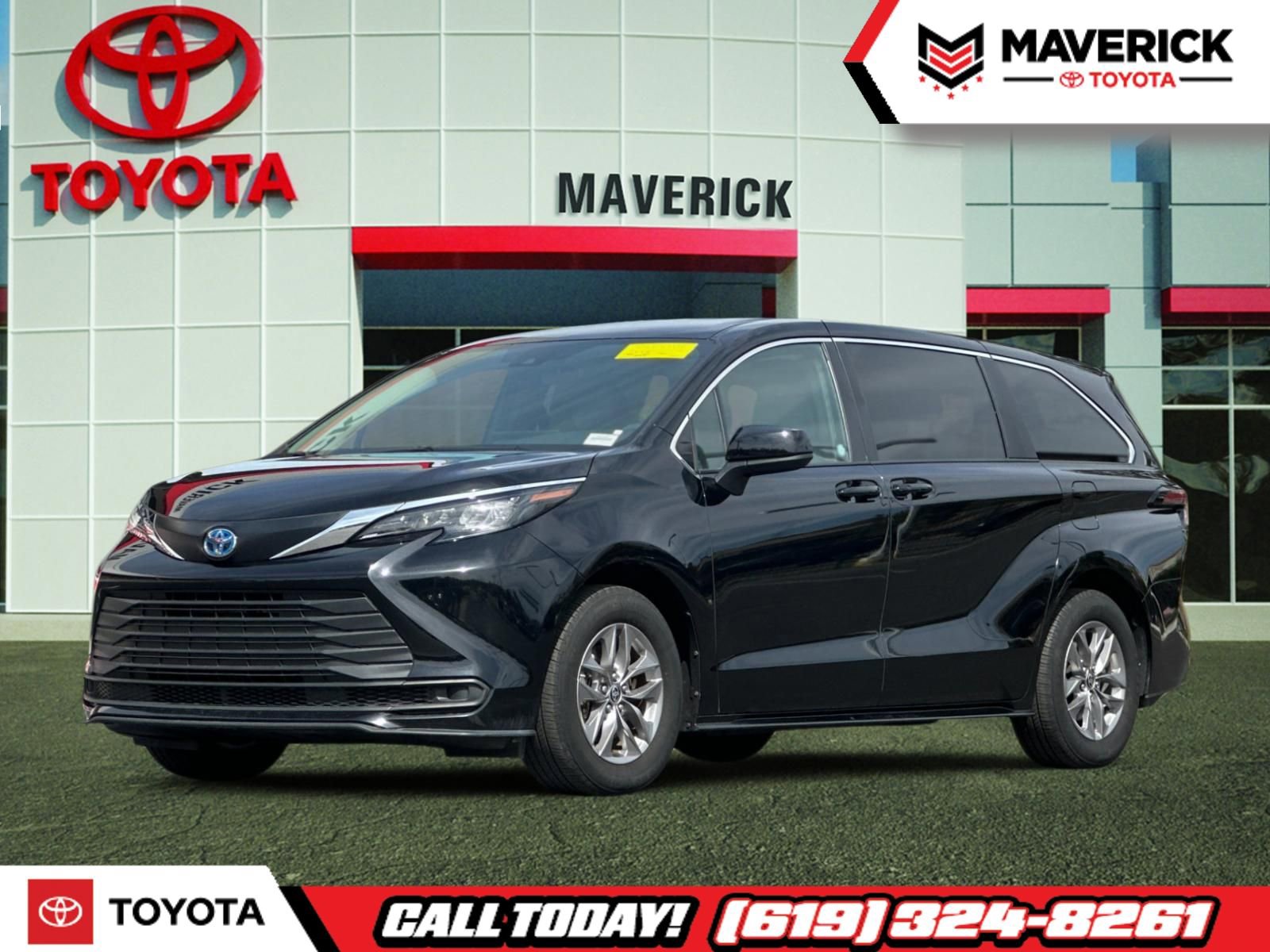 Used 2025 Toyota Sienna LE image 1