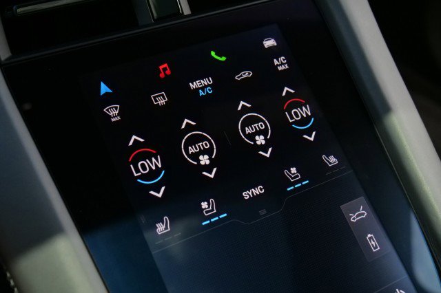 Used 2020 Porsche Taycan Turbo / Performance Package / image 19