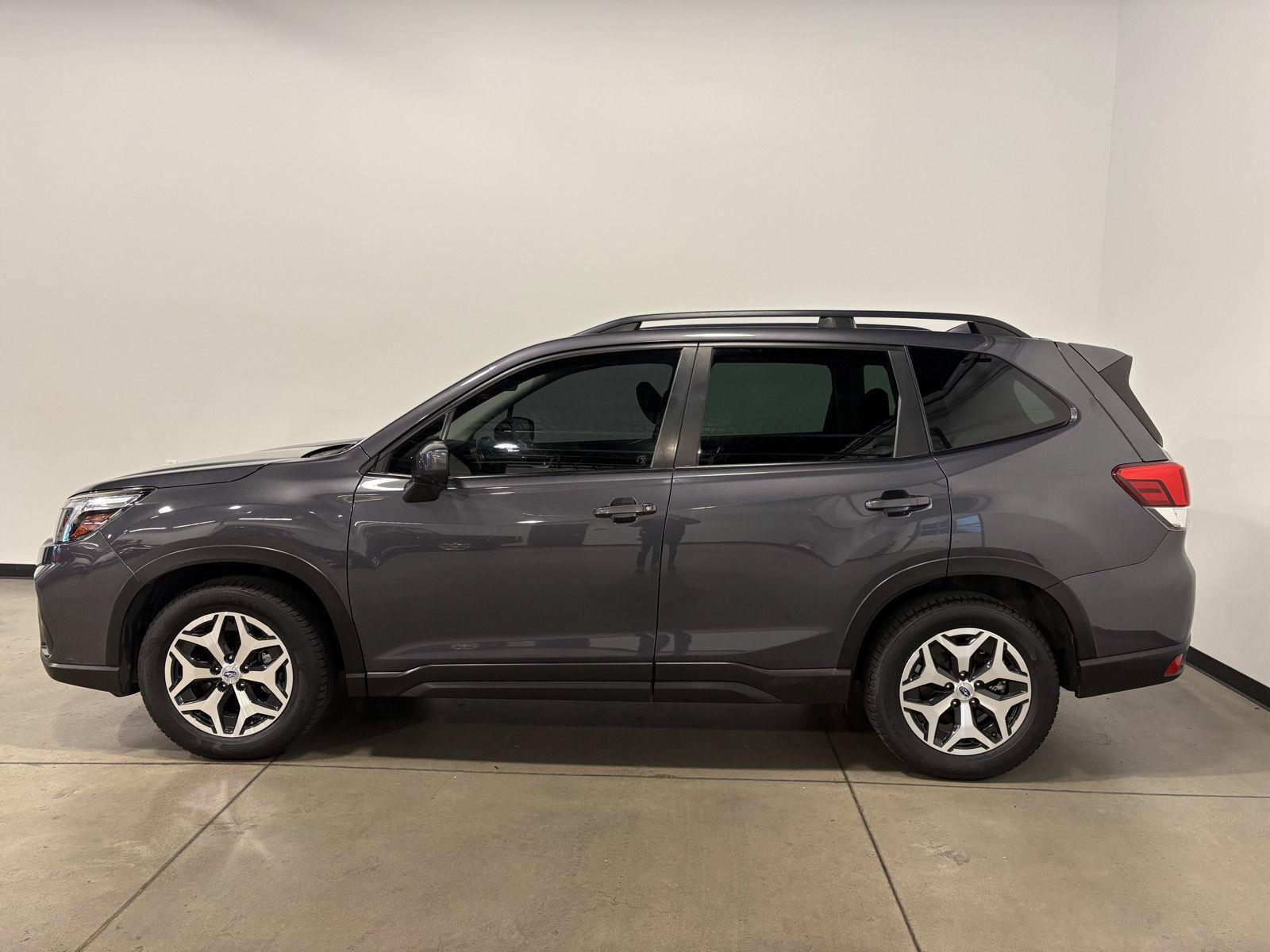 Used 2021 Subaru Forester Premium AWD/4WD image 7