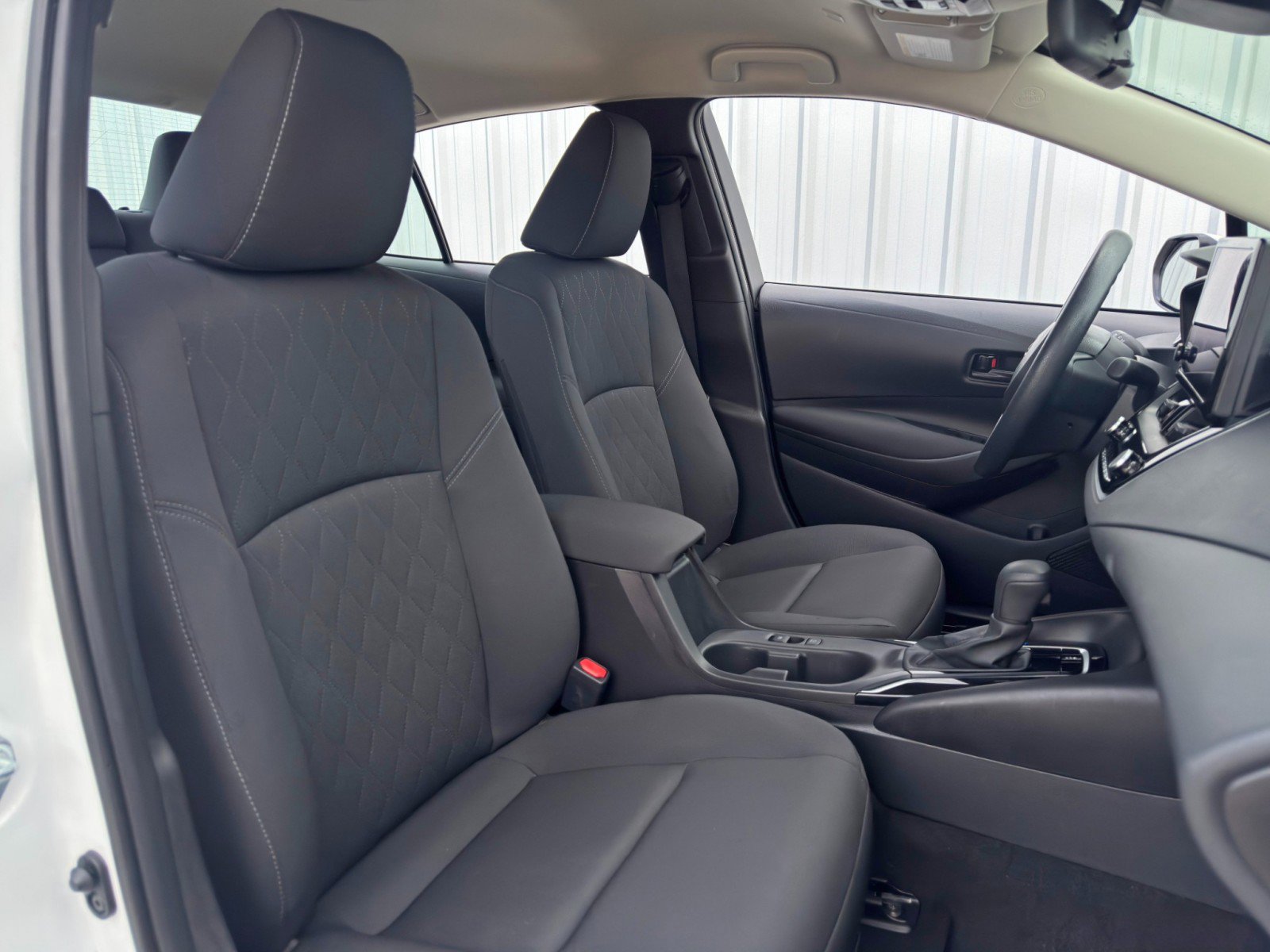 Used 2024 Toyota Corolla LE image 32