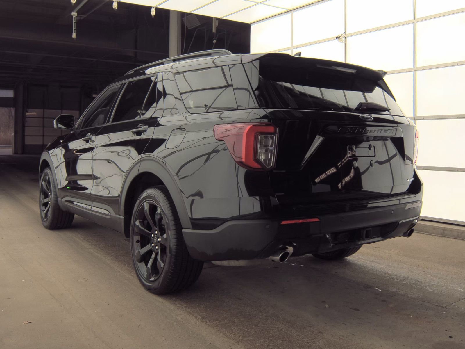 Used 2024 Ford Explorer ST-Line w/ Class IV Trailer Tow Package image 12