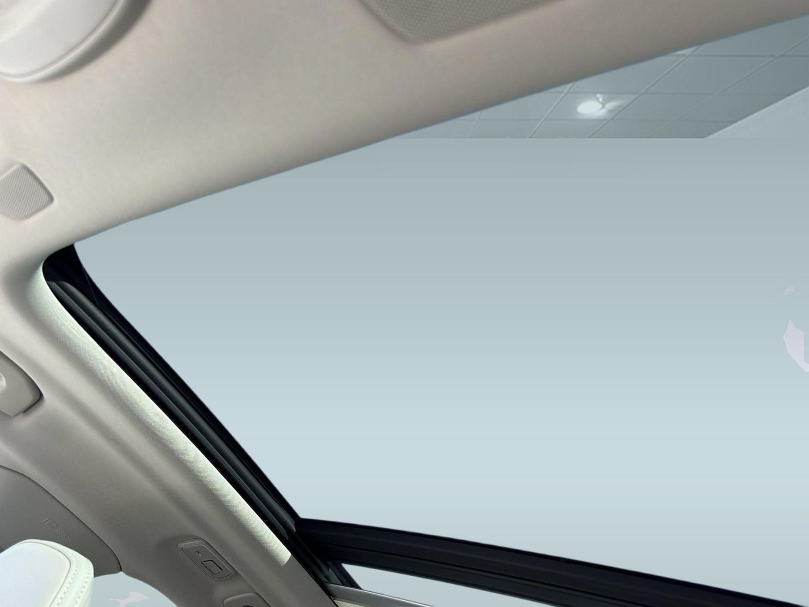 New 2027 Volvo XC60 B5 Ultra AWD/4WD image 24
