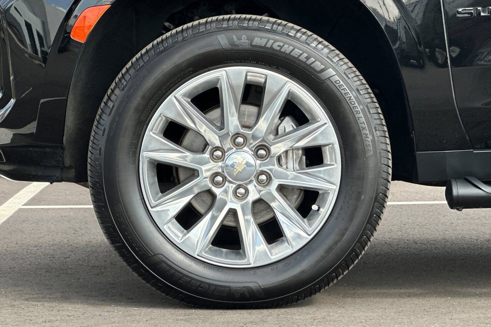 Used 2022 Chevrolet Suburban Z71 image 39