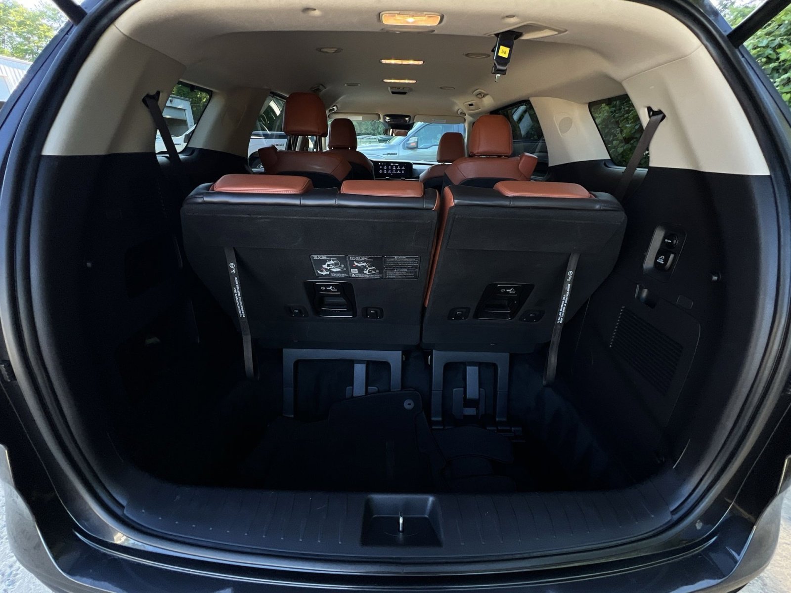Used 2024 Kia Carnival SX FWD image 34