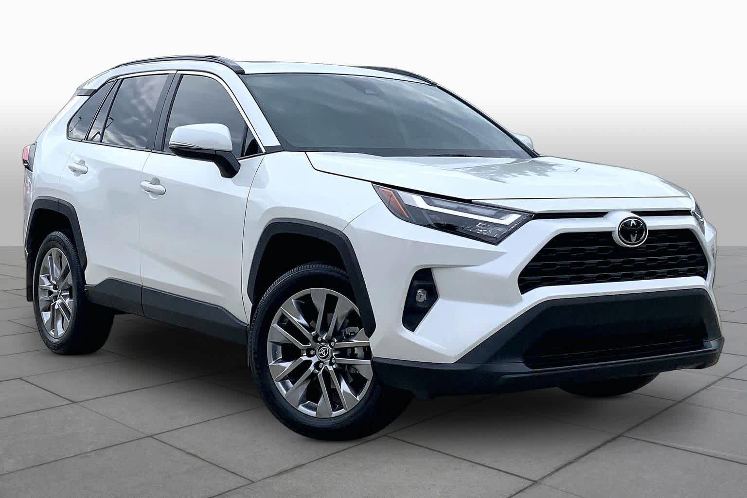 Used 2024 Toyota RAV4 XLE Premium FWD image 3