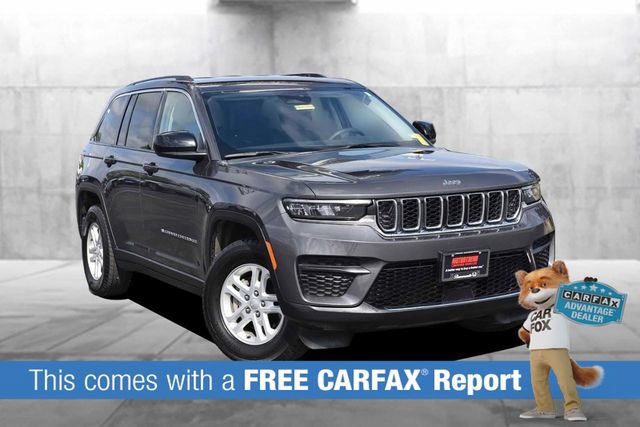 Used 2024 Jeep Grand Cherokee Laredo AWD/4WD image 2