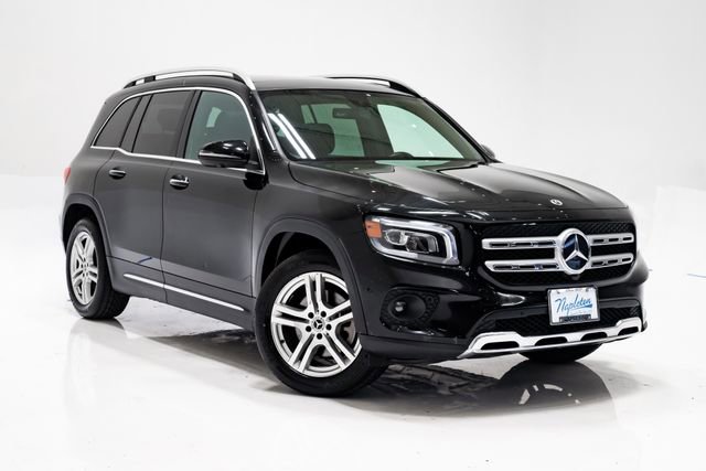 Used 2023 Mercedes-Benz GLB 250 4MATIC w/ Premium Package image 5