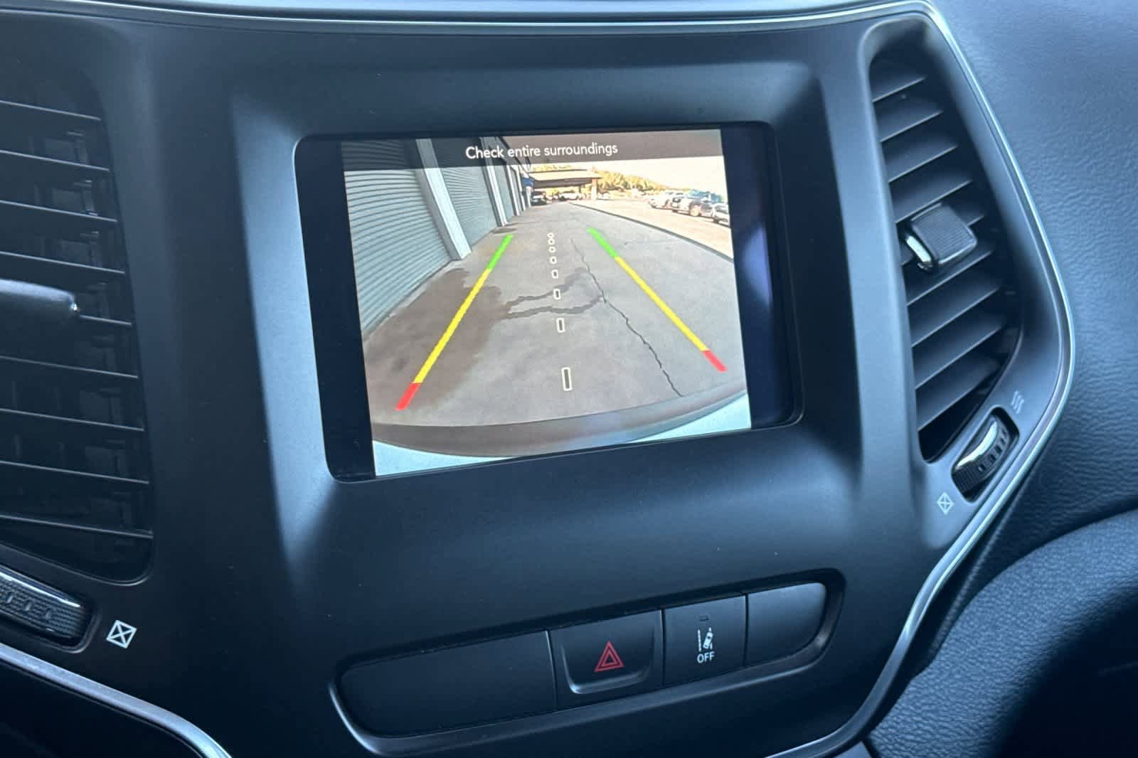 Used 2021 Jeep Cherokee Latitude FWD image 20