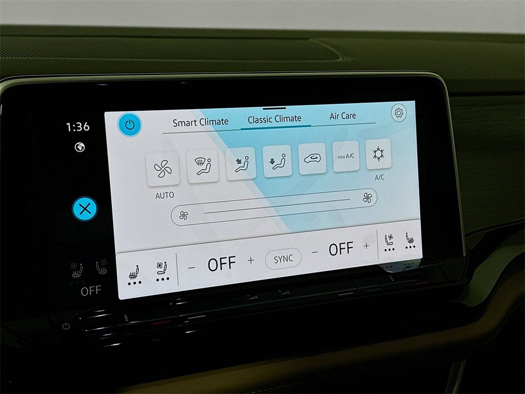 New 2026 Volkswagen Atlas Cross Sport SE image 14