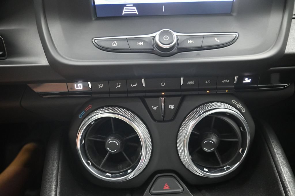 Used 2020 Chevrolet Camaro LT RWD image 16