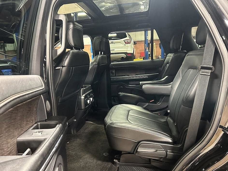 Used 2020 Ford Expedition Limited w/ Texas Edition Package AWD/4WD image 25