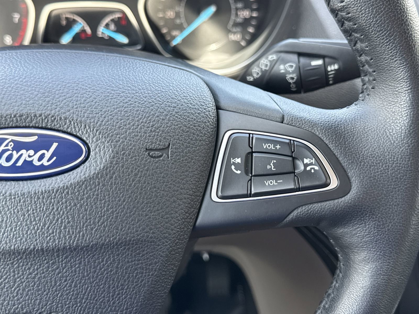 Used 2019 Ford Escape Titanium AWD/4WD image 15