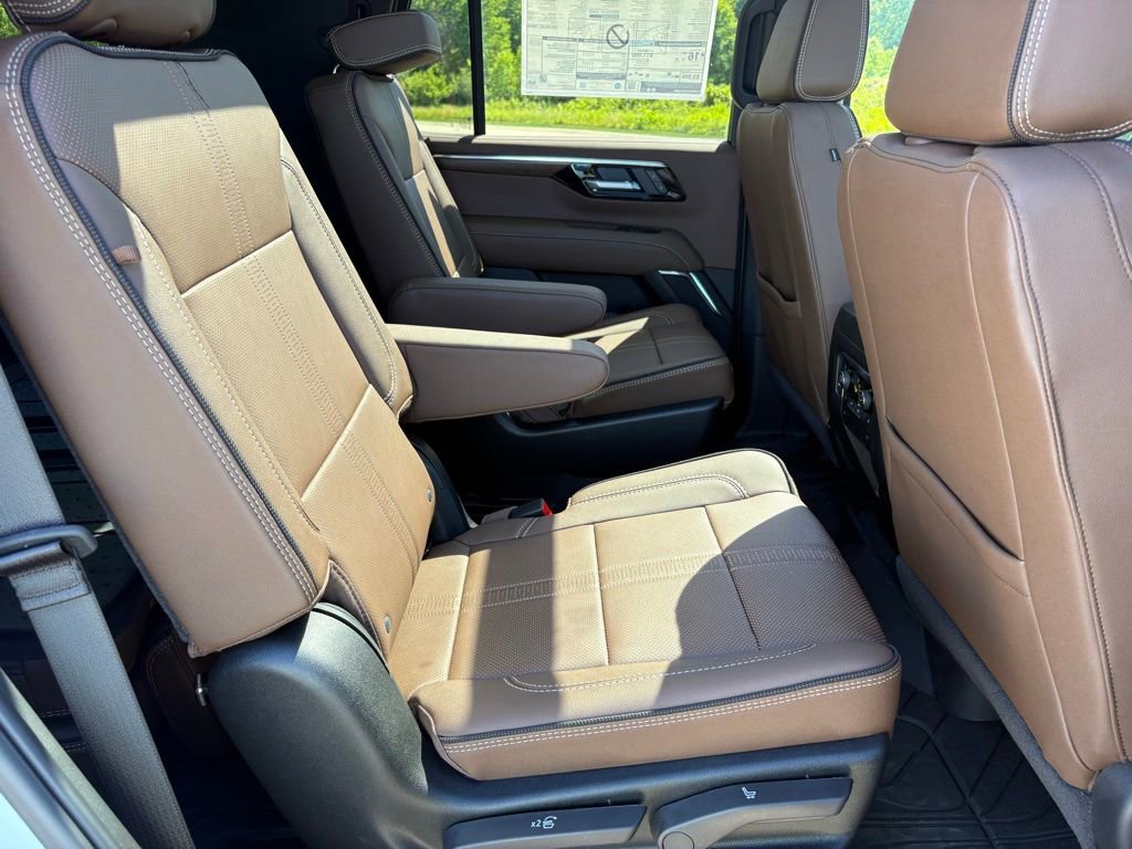 New 2026 Chevrolet Tahoe High Country w/ LPO, Illumination Package AWD/4WD image 46
