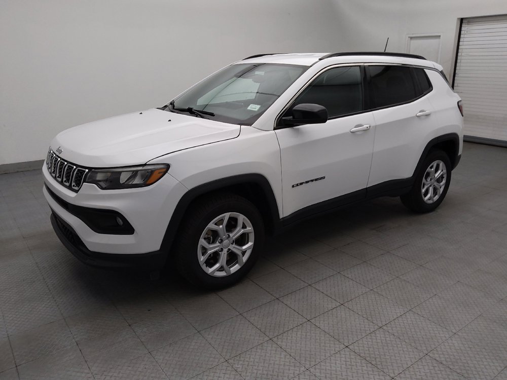 Used 2024 Jeep Compass Latitude AWD/4WD image 2
