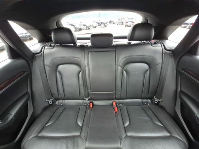 Used 2018 Audi Q3 2.0T Premium Plus w/ Premium Plus Package AWD/4WD image 23