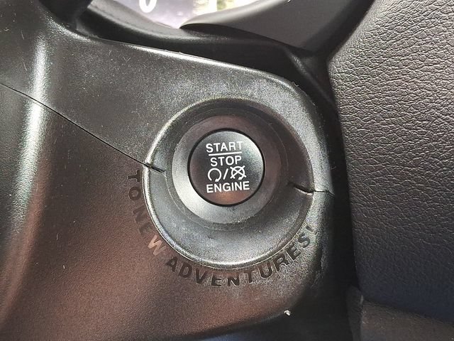 Used 2021 Jeep Renegade Latitude AWD/4WD image 23