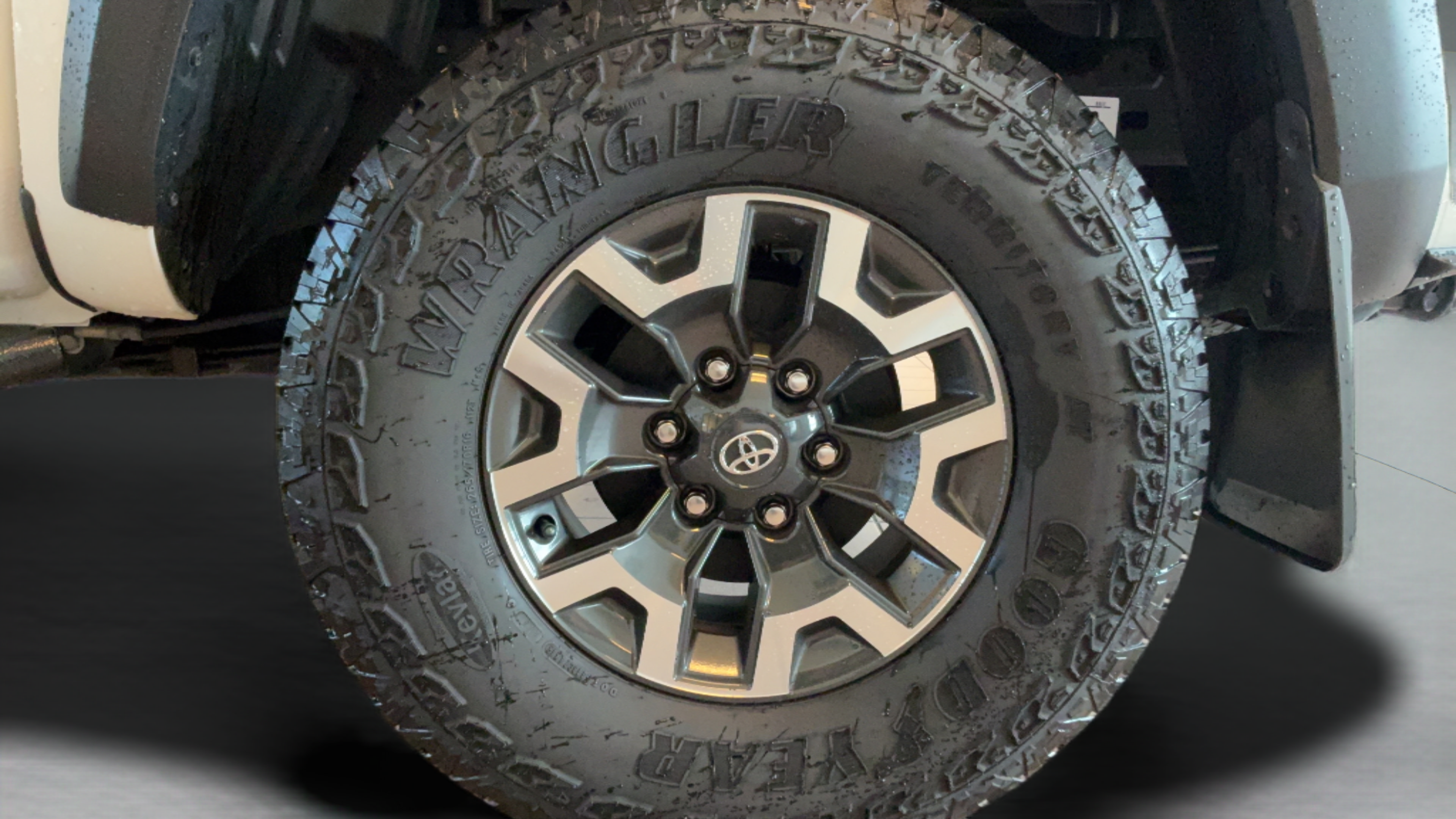 Used 2023 Toyota Tacoma TRD Off-Road w/ TRD Premium Off Road Package AWD/4WD image 39