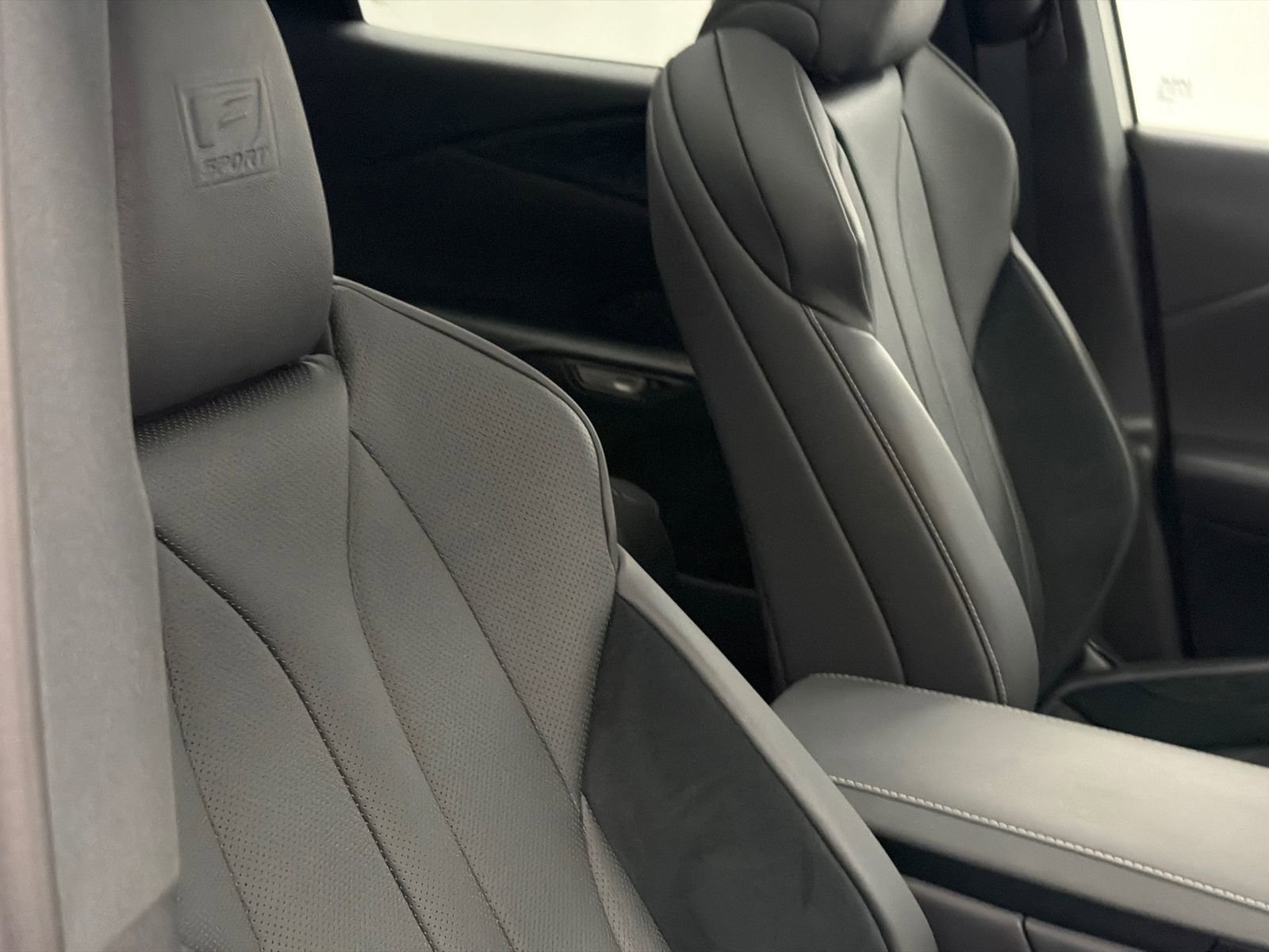 Used 2024 Lexus RX 500h F Sport w/ Convenience Package image 10