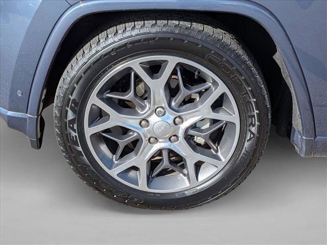 Used 2020 Jeep Grand Cherokee Overland AWD/4WD image 9