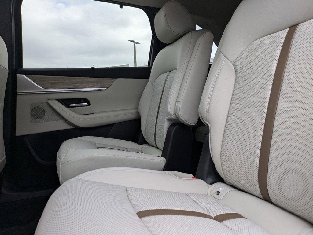 New 2025 MAZDA CX-90 Plug-In Hybrid w/ Premium Plus image 14