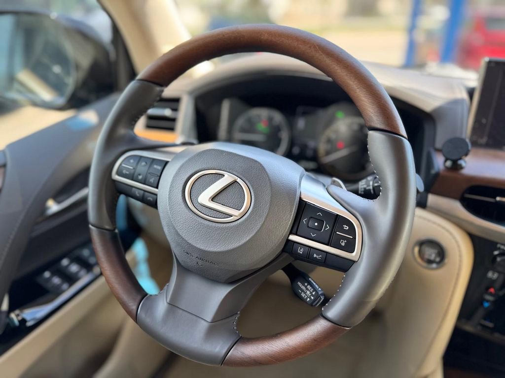 Used 2021 Lexus LX 570 4WD w/ Luxury Package image 21