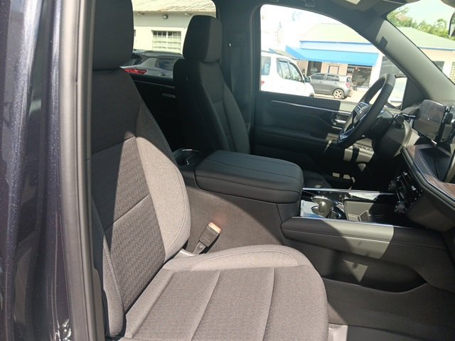 New 2025 Chevrolet Suburban LS image 22