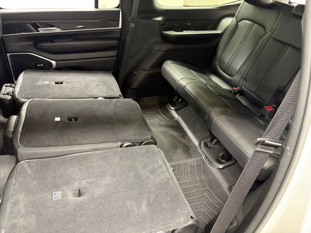 Used 2022 Jeep Wagoneer Series III image 40