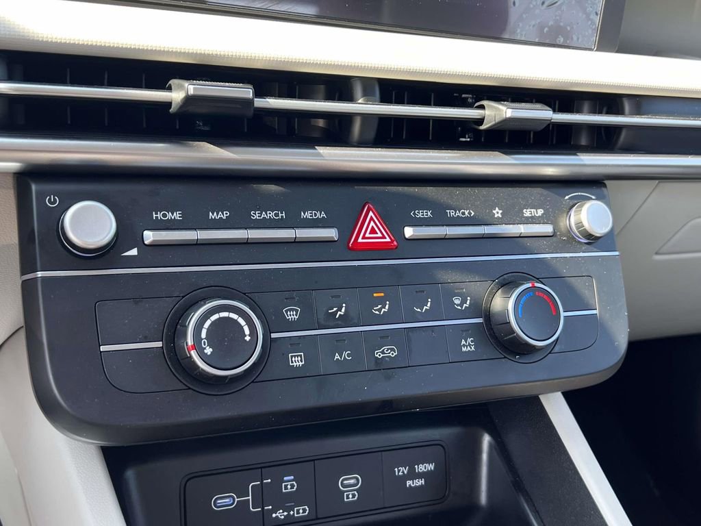 Certified 2025 Hyundai Tucson SE image 31