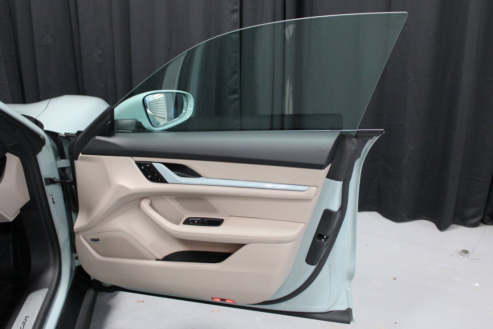 Certified 2025 Porsche Taycan image 17