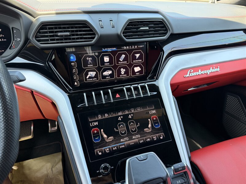 Used 2021 Lamborghini Urus AWD/4WD image 34