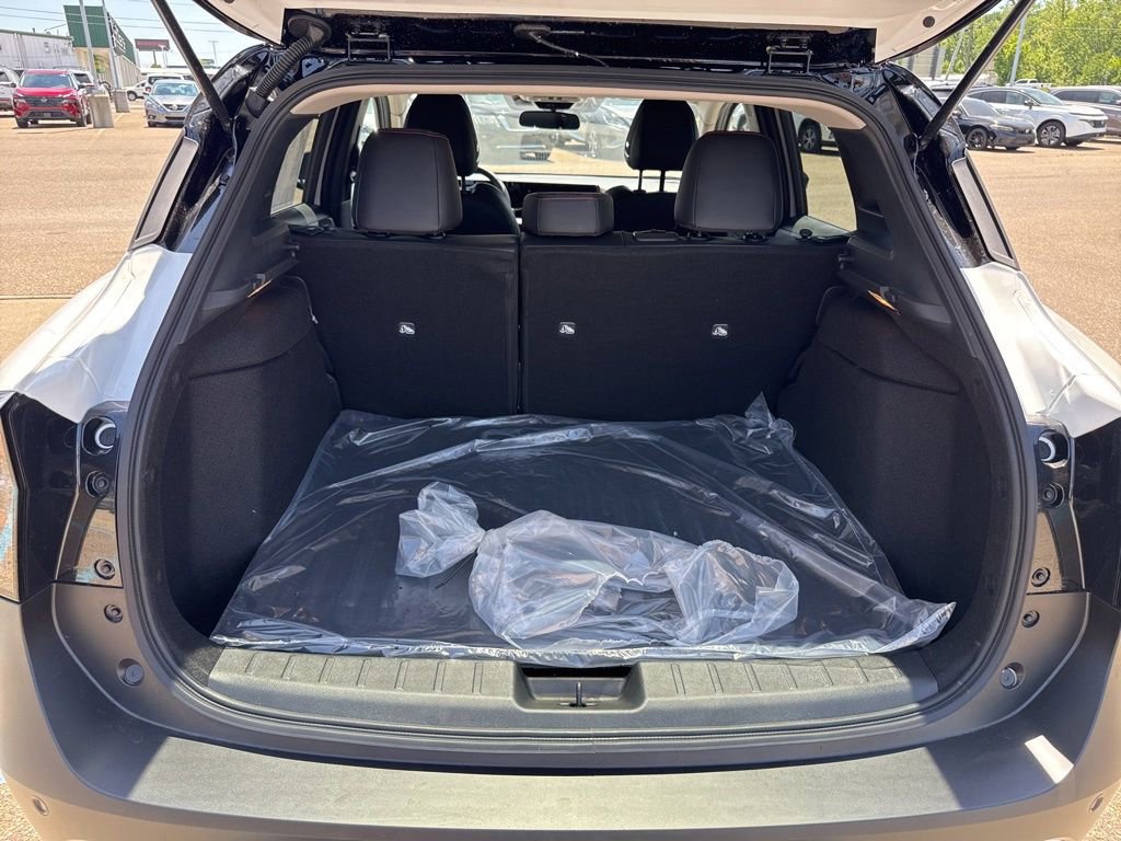 New 2026 Nissan Kicks SR w/ SR Premium Package AWD/4WD image 32