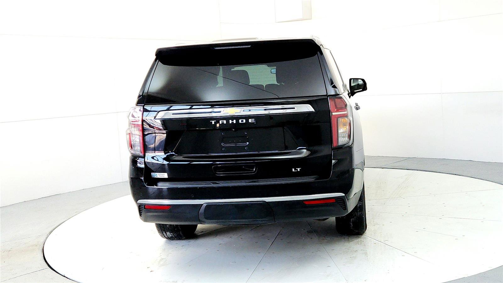 Used 2022 Chevrolet Tahoe LT w/ Luxury Package image 5